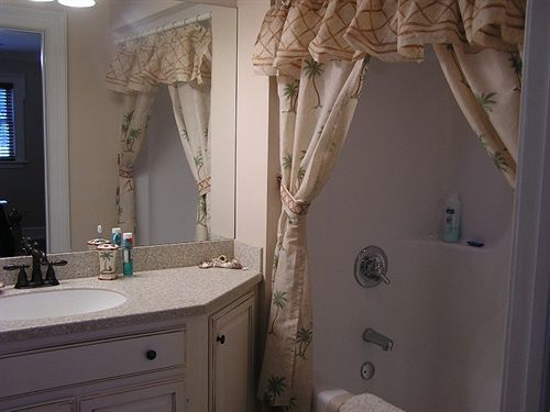 Shalom House Bed And Breakfast Тифтон Экстерьер фото