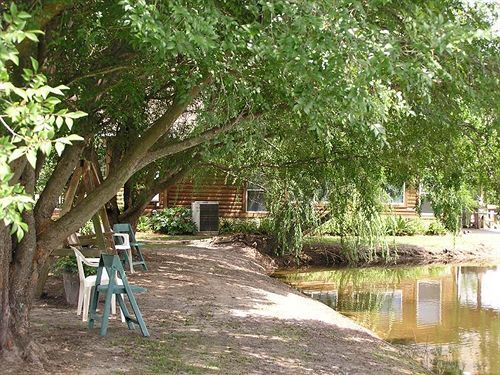 Shalom House Bed And Breakfast Тифтон Экстерьер фото
