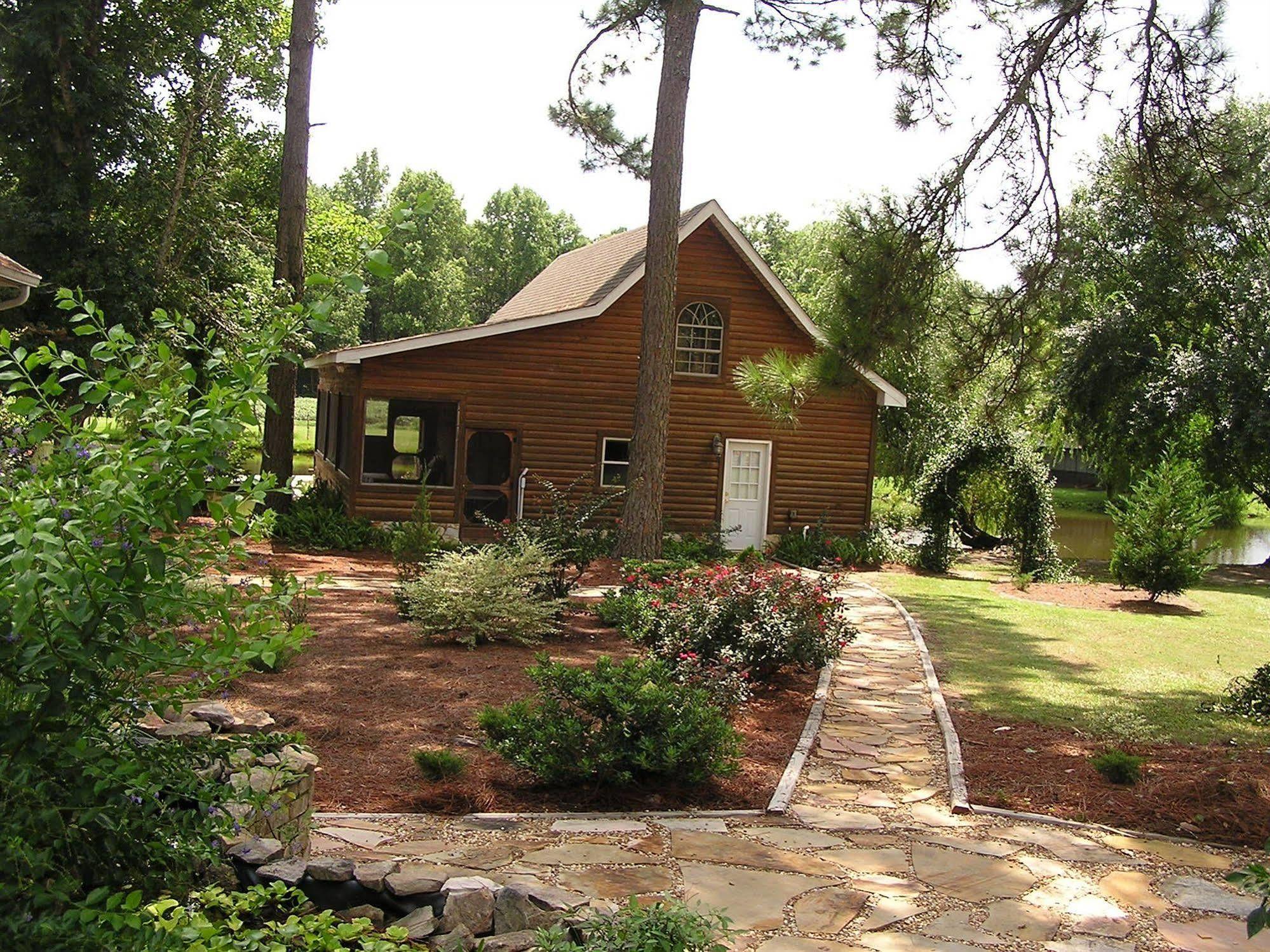 Shalom House Bed And Breakfast Тифтон Экстерьер фото
